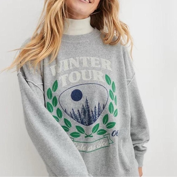 ☘️ 3/$17 Aerie Gray Winter Tour Women's Sweatshirt - Picture 13 of 13
